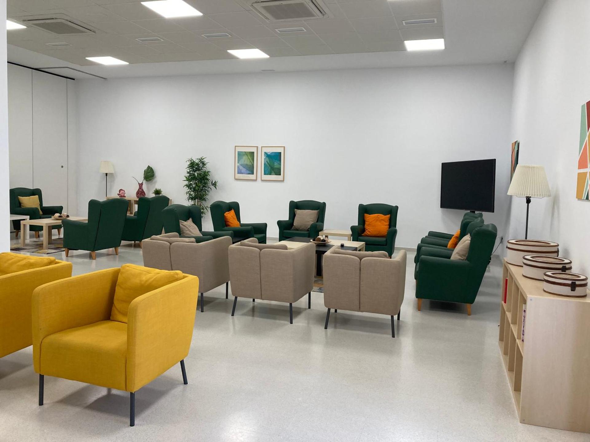 Communal lounge/ TV room