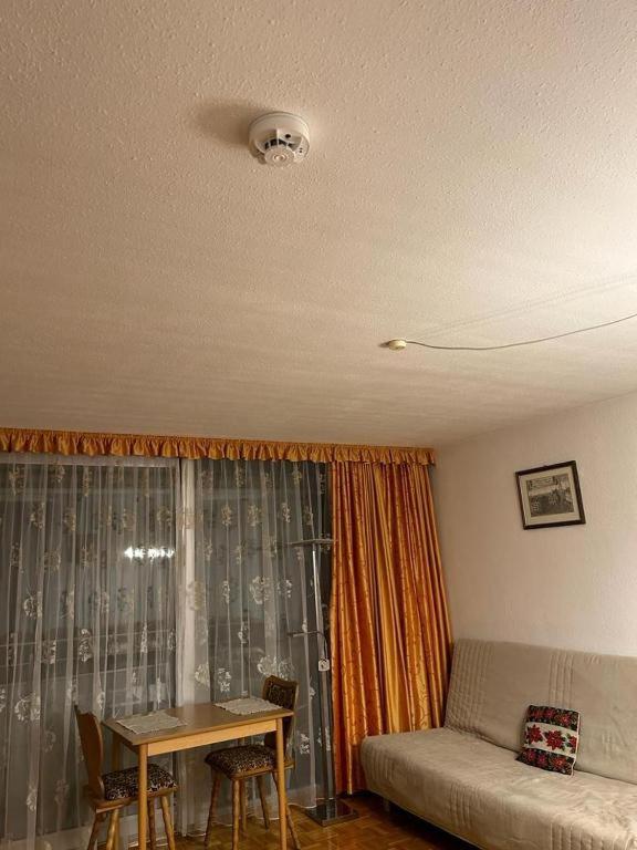 98, Bergblick, 2 Schlafzimmer, Dusche , WC, Küche, Wohnzimmer