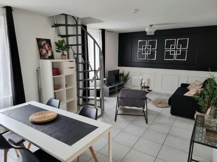 Maison aux portes de Tours