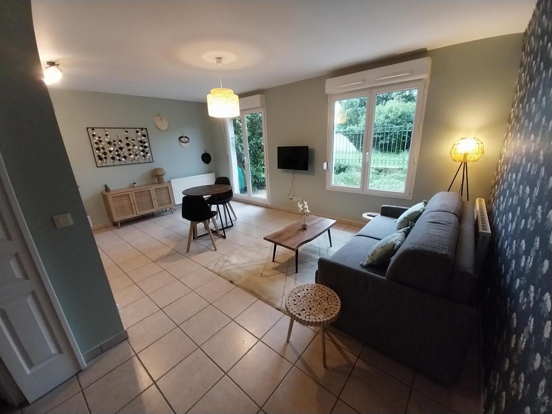 Communal lounge/ TV room