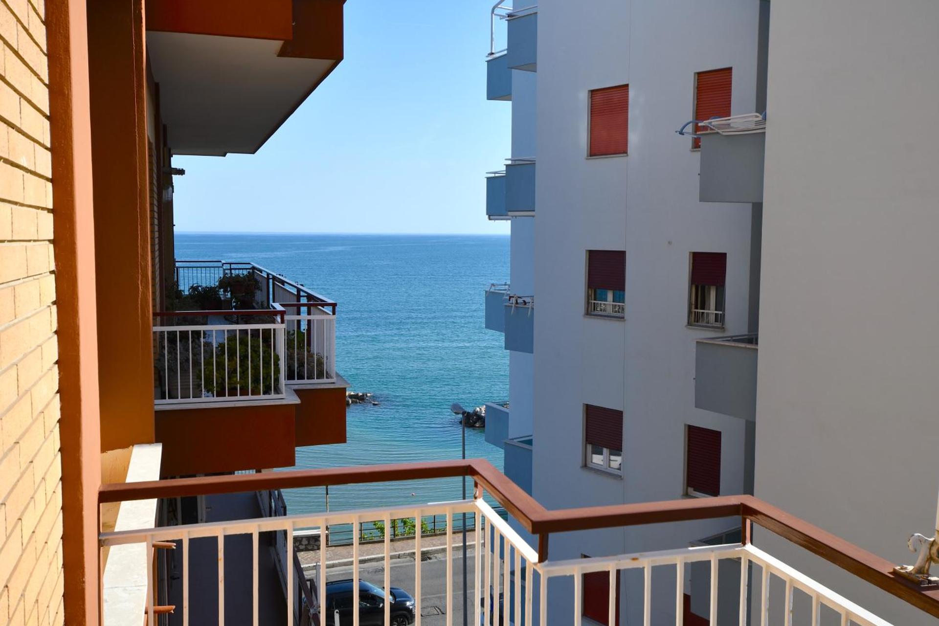 Lo Scorcio sul Mare Apartment