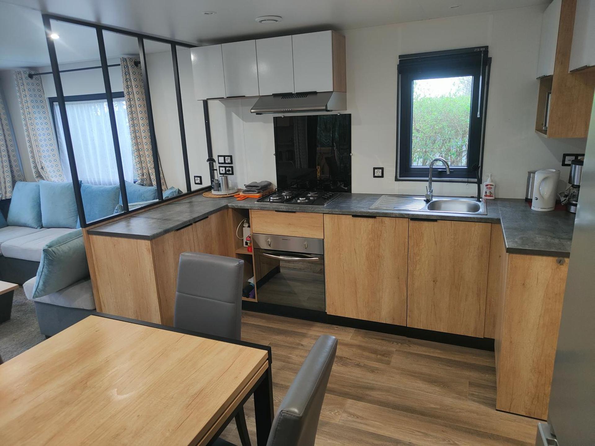 Kitchen or kitchenette