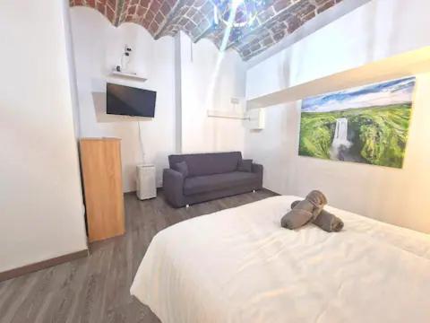 Communal lounge/ TV room