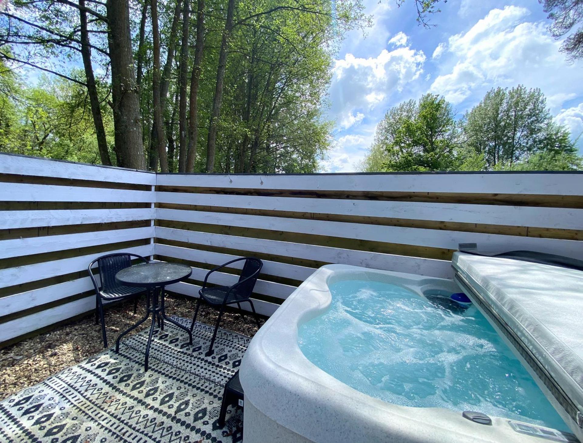 Magpie 6 HuntersMoon-Warminster-longleat-Bath