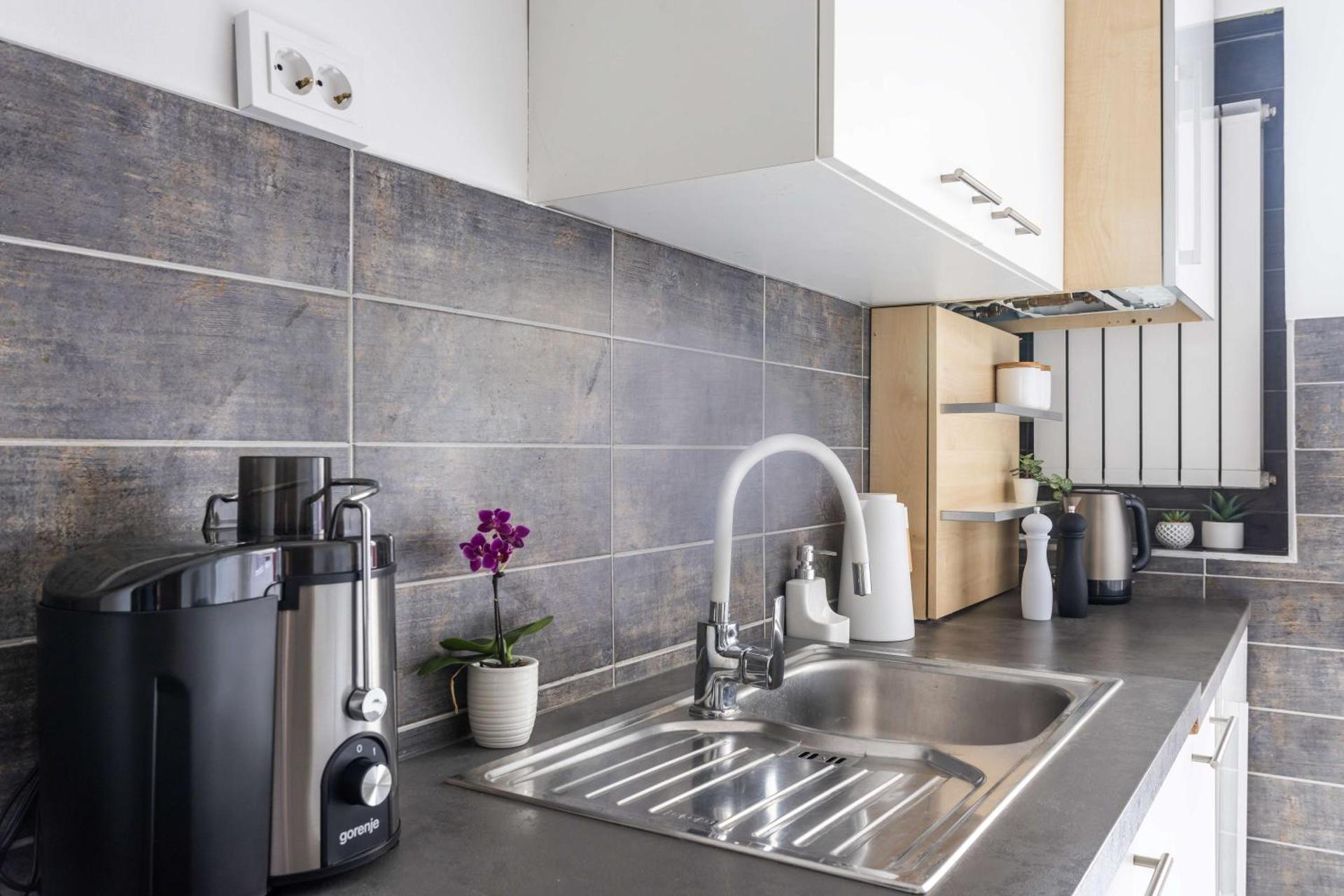 Kitchen or kitchenette