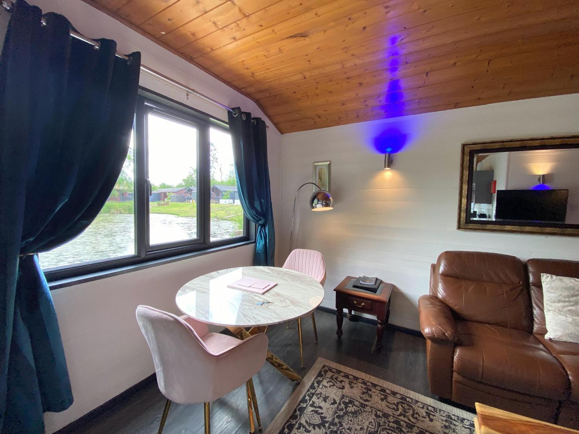 Magpie 5 Hot Tub HuntersMoon-Warminster-Bath-Wiltshire