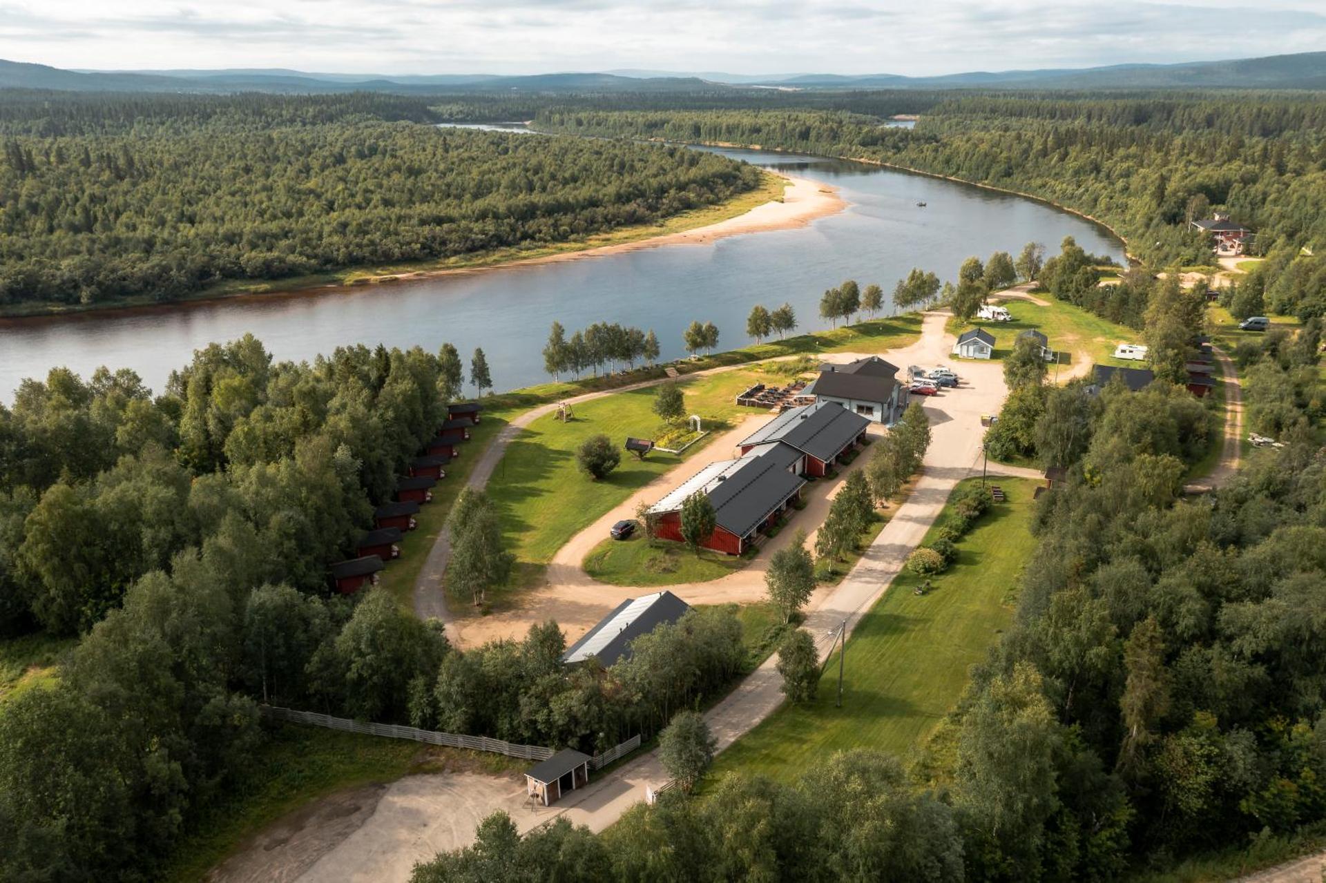 Arctic River Resort
