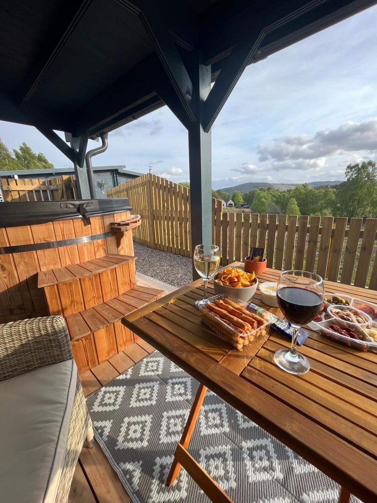 Retreat Hot Tub Highland Cabin