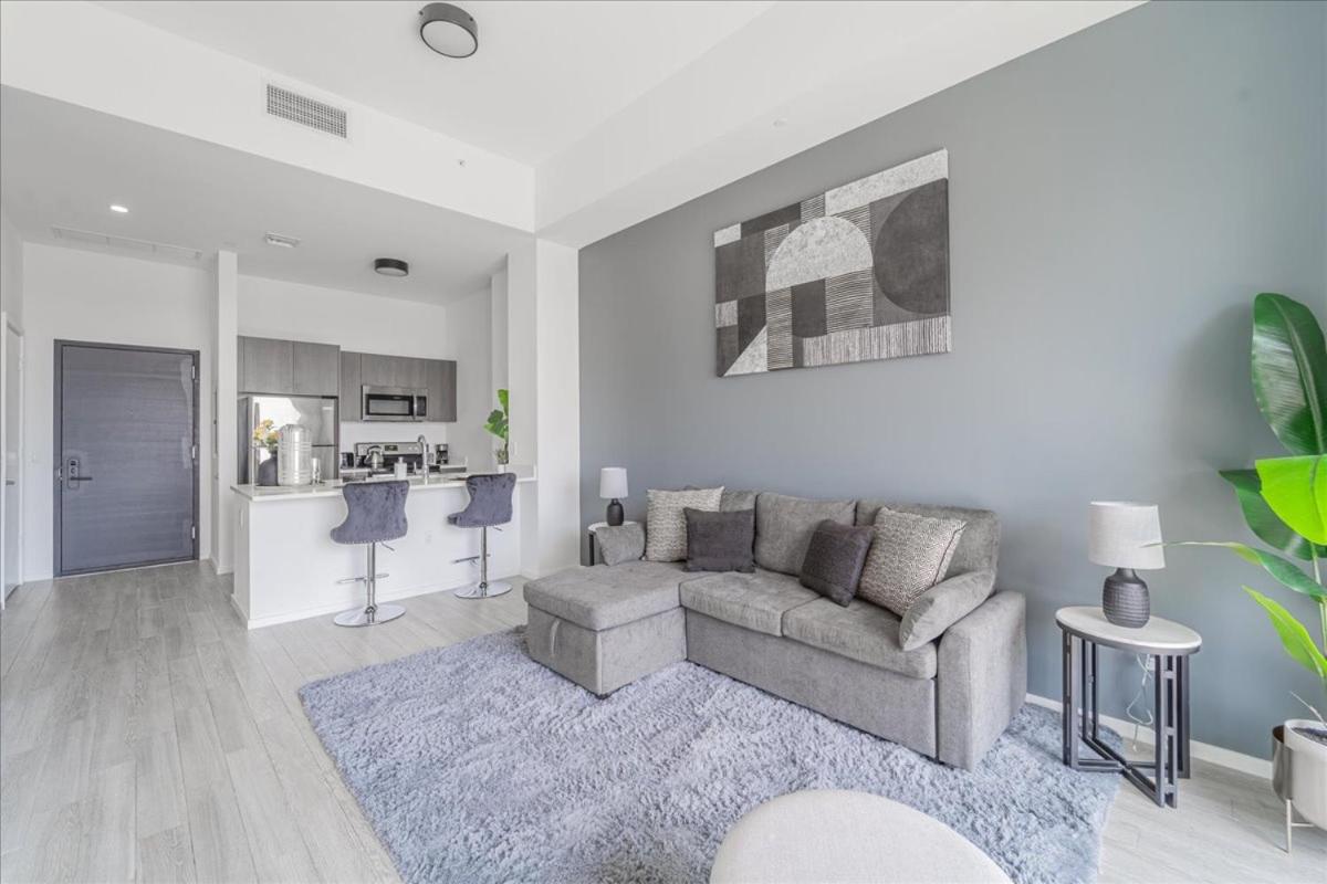 Devereaux Miami 2 Bedroom, 1 Bedroom, and Studio Condos with Balconies