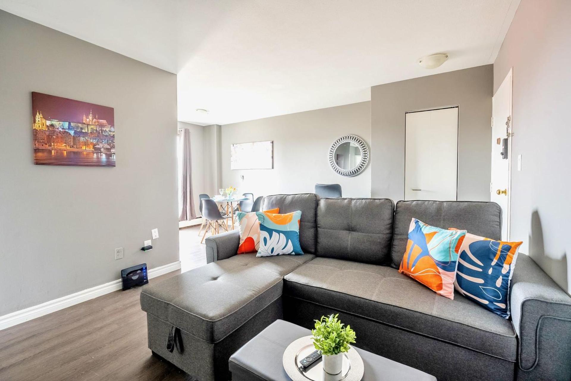 Newly Renovated 2BR Unit in Glenview West