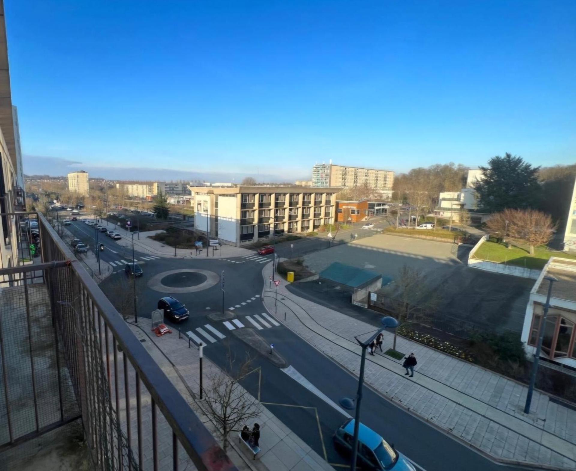 chambre neuve dans un logement partager a 10 minute du circuit