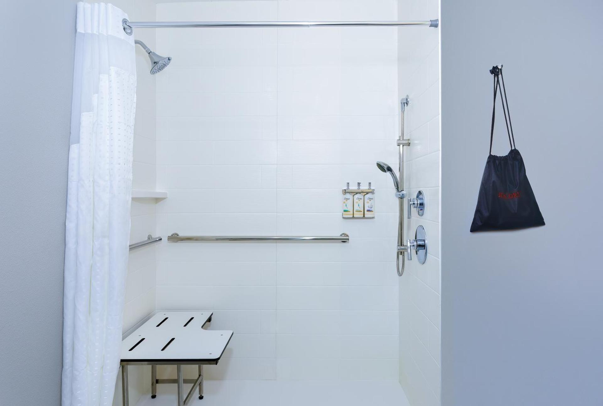 Holiday Inn Express & Suites Tampa Stadium - Airport Area by IHG