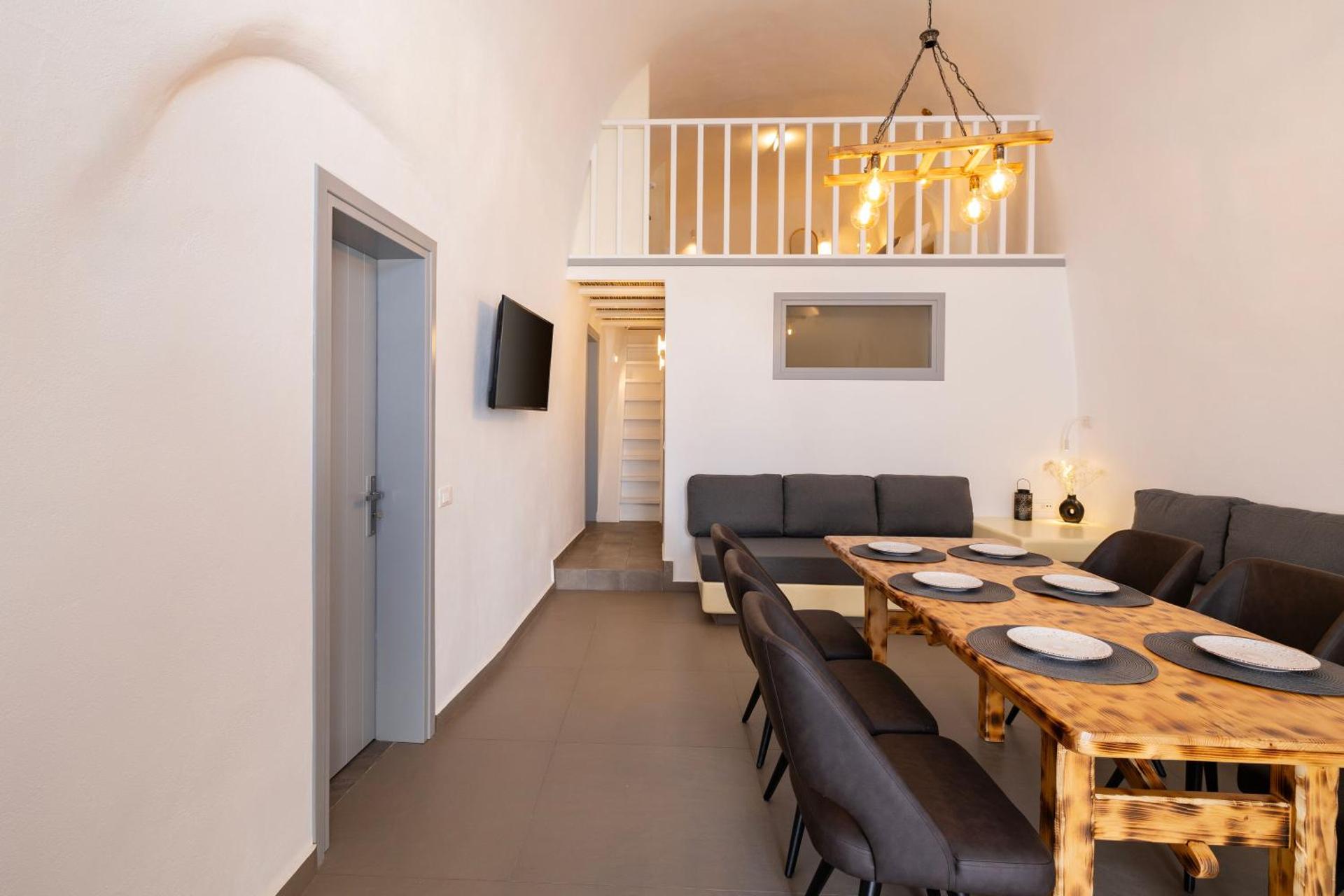 Captain's house suites