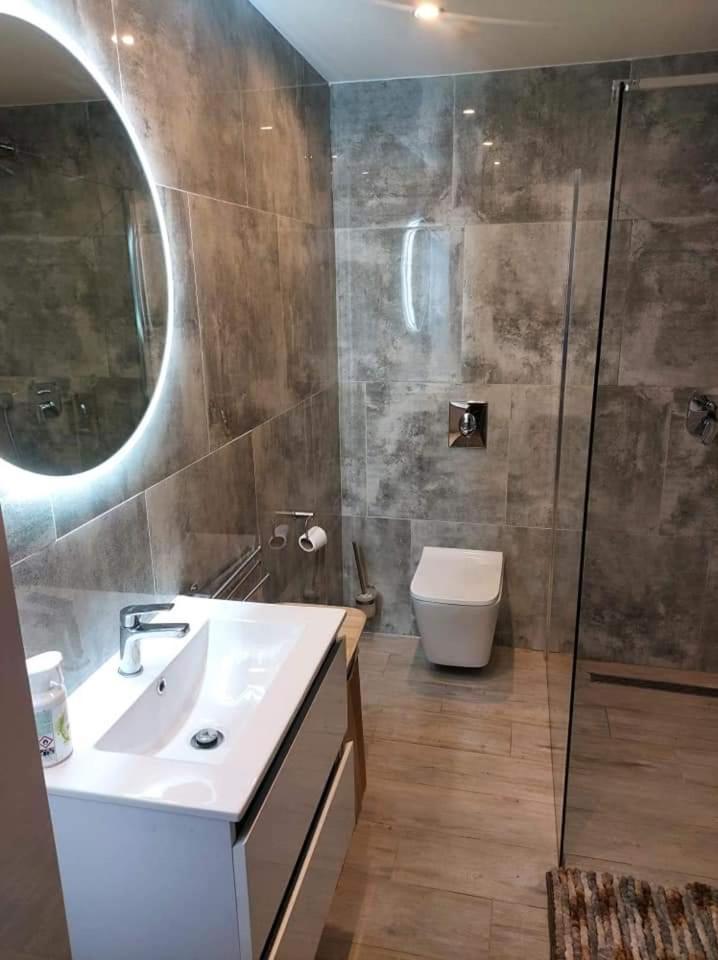 zakątek pod świerkami