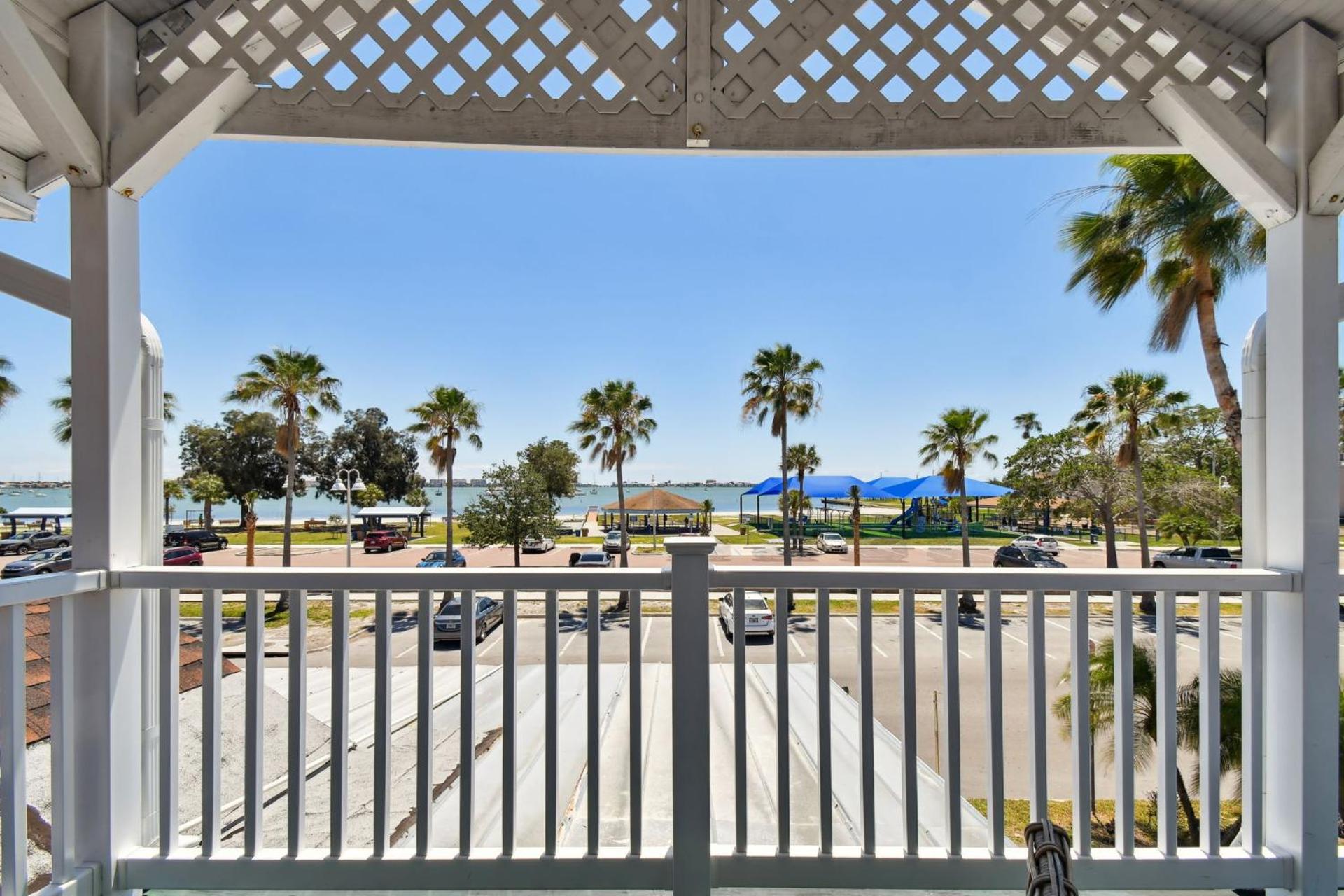 Sea Breeze Manor Inn