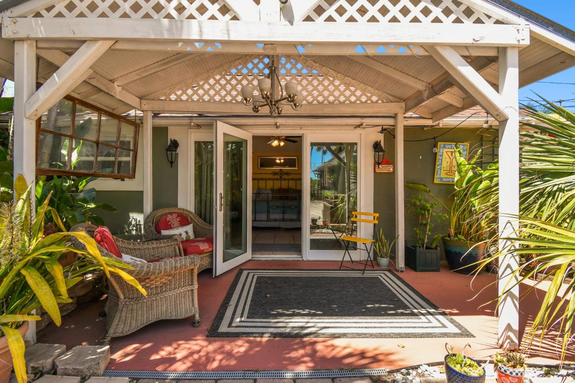 Deluxe Suite (Pet Friendly)