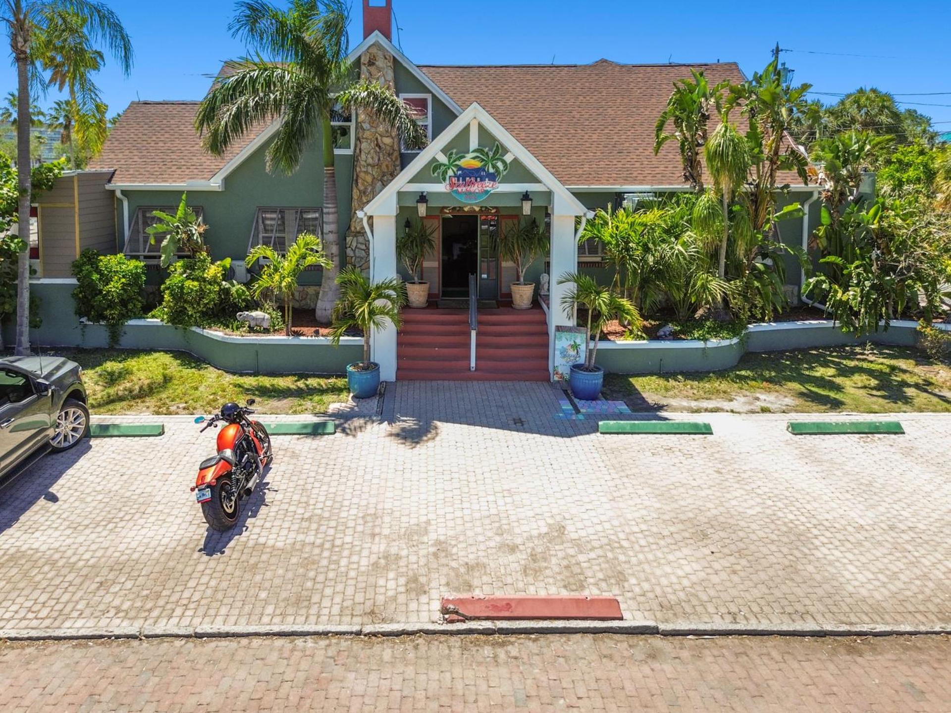 Standard Double Suite