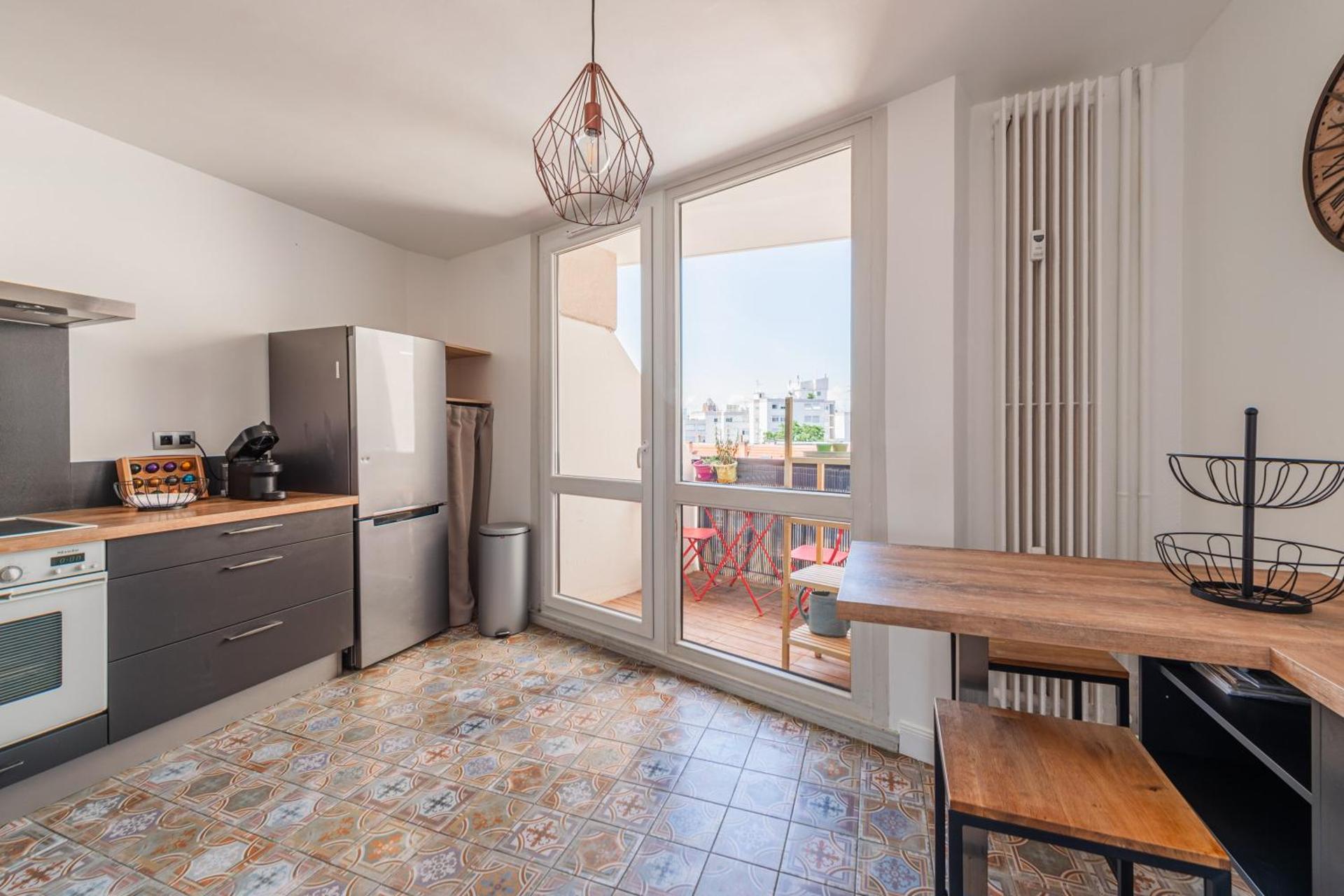 Kitchen or kitchenette