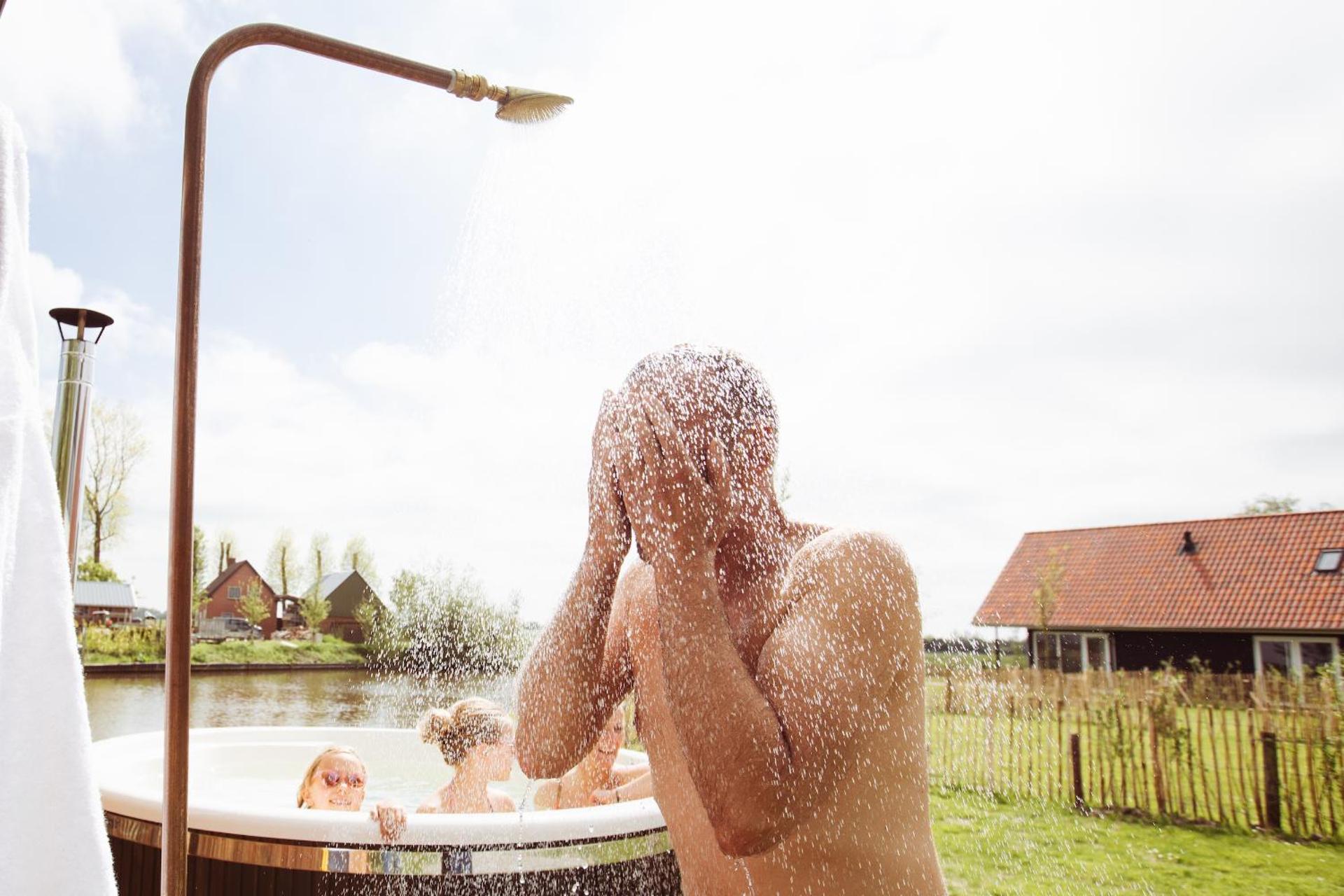 Vakantiehuis aan het water met hottub