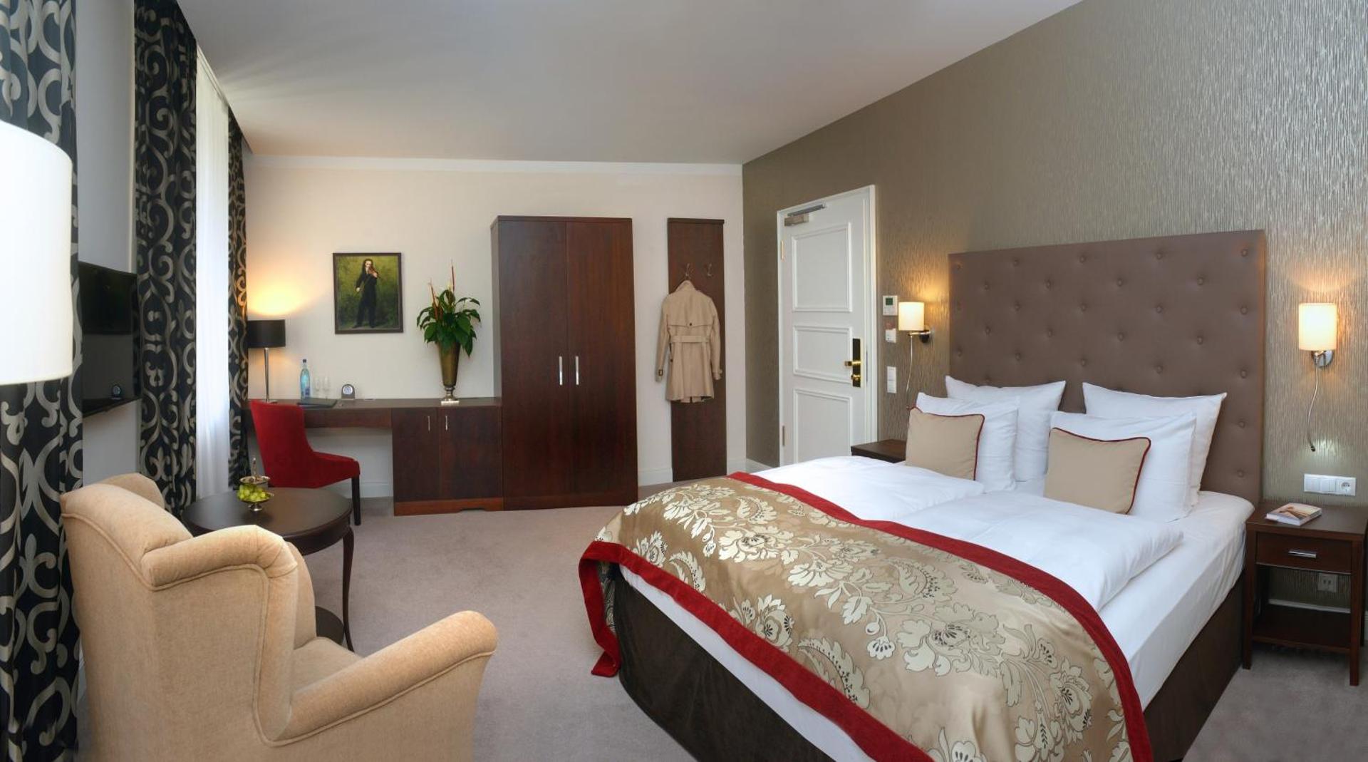 Photo of the whole room