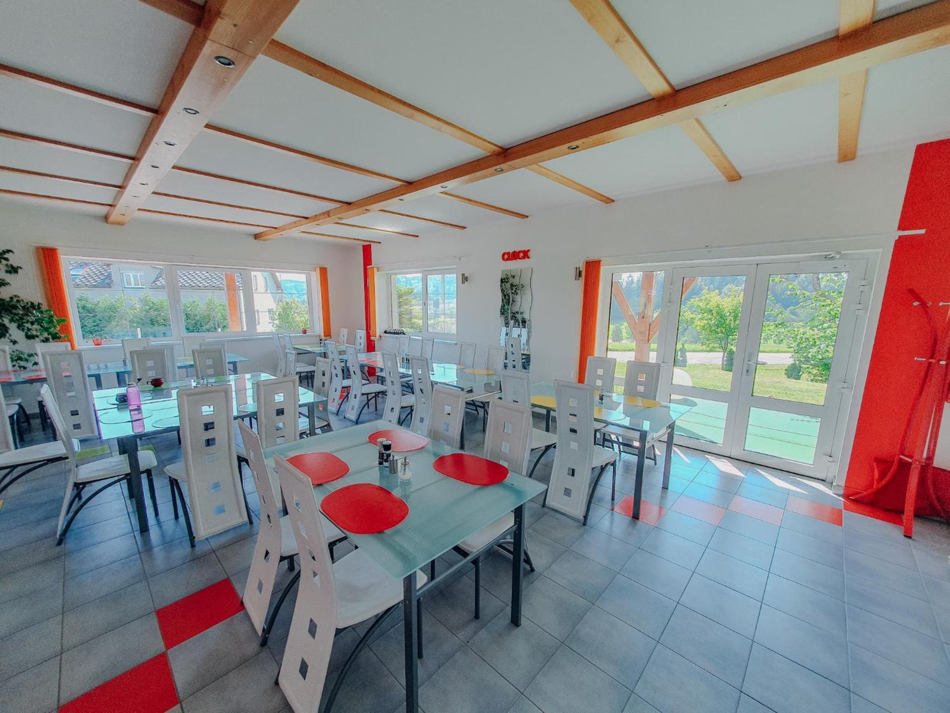 Communal lounge/ TV room