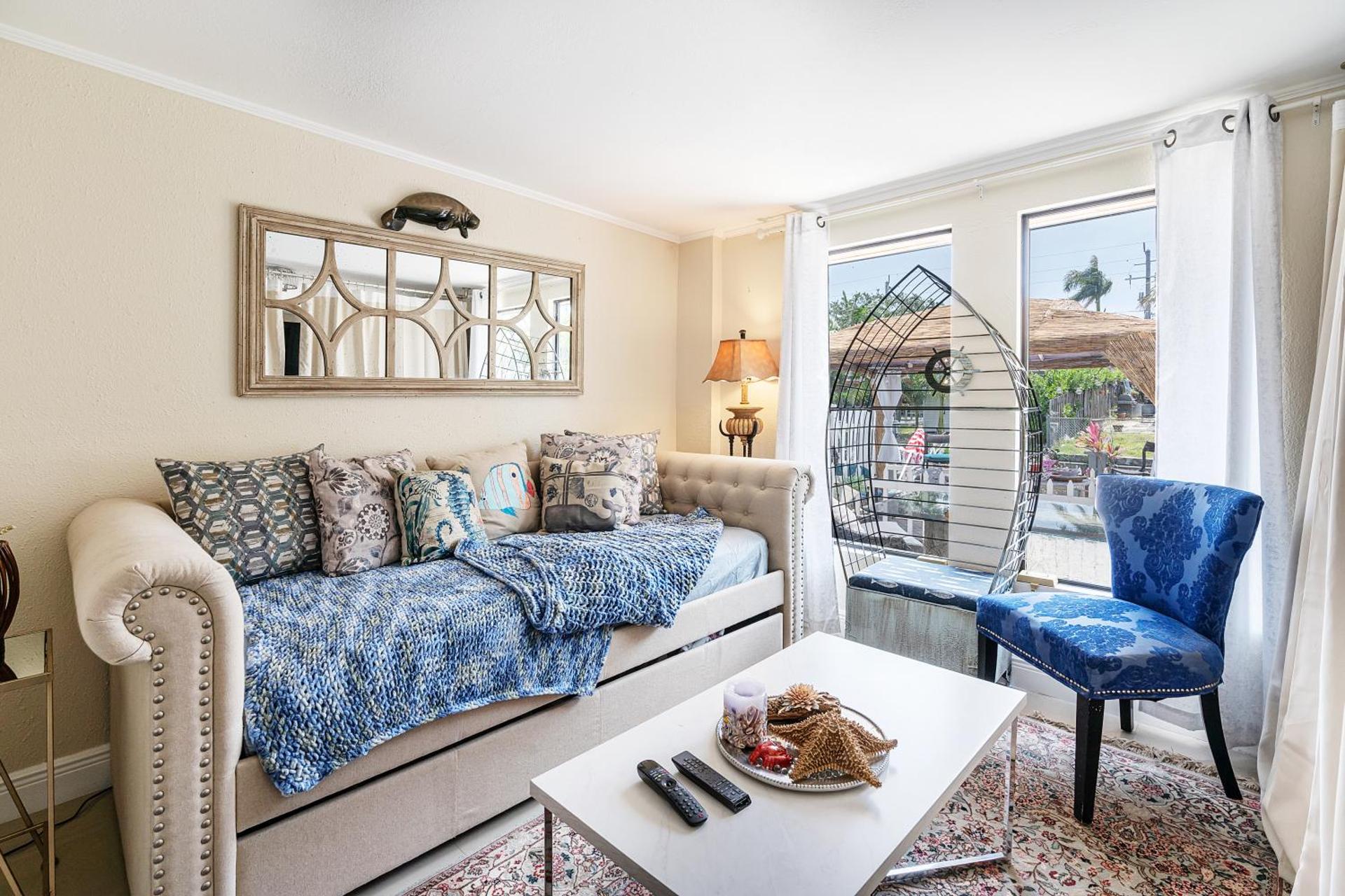 Luxury Waterfront Home, With Private Hot Tub, Hallandale Beach, Casinos, Shops