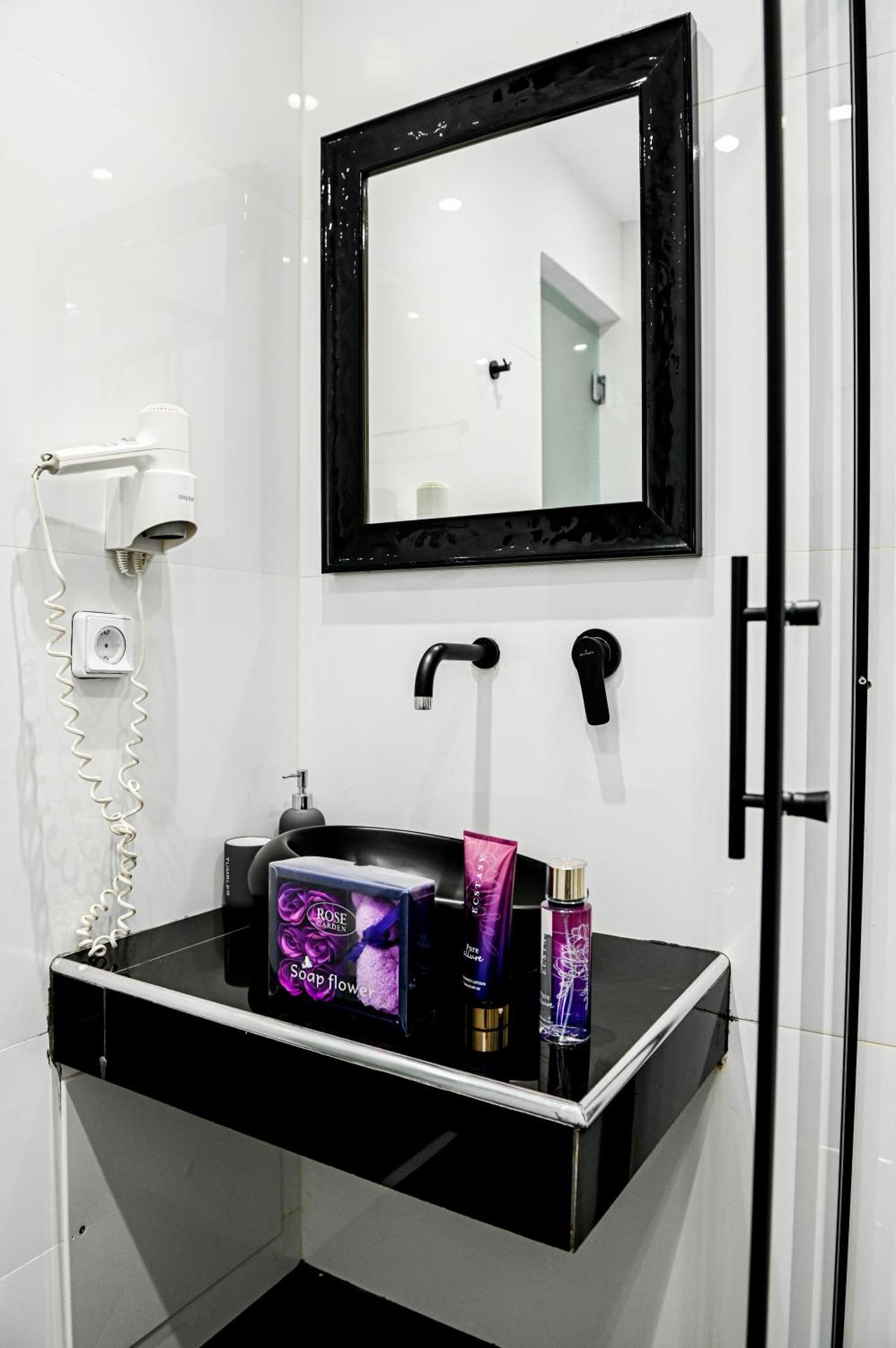 Georgia Pelekanou Studios