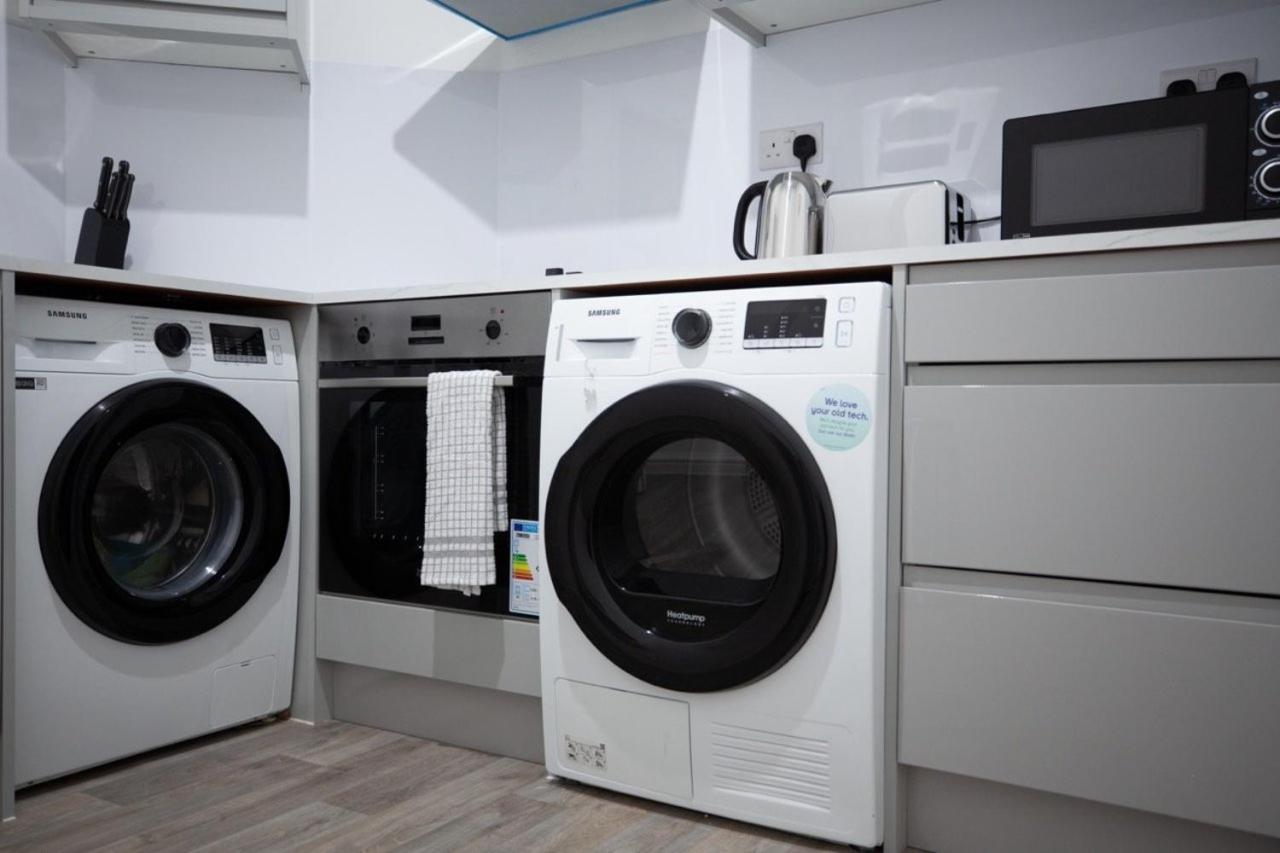 Flat 1 High Road – Room A & B