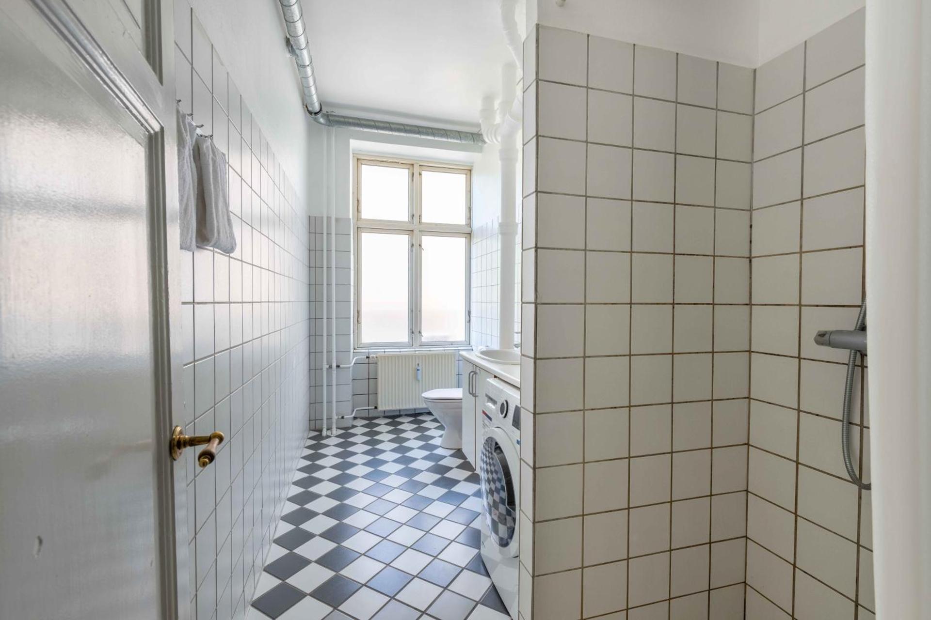 NEW charming apt in City Center