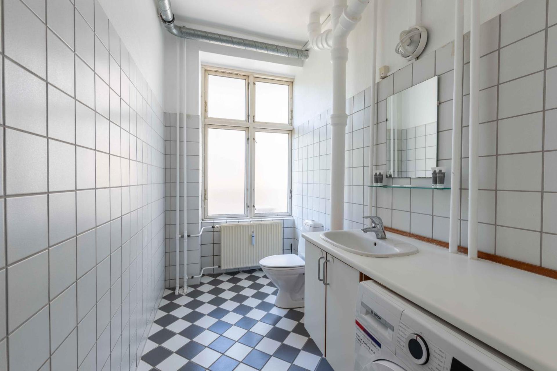 NEW charming apt in City Center