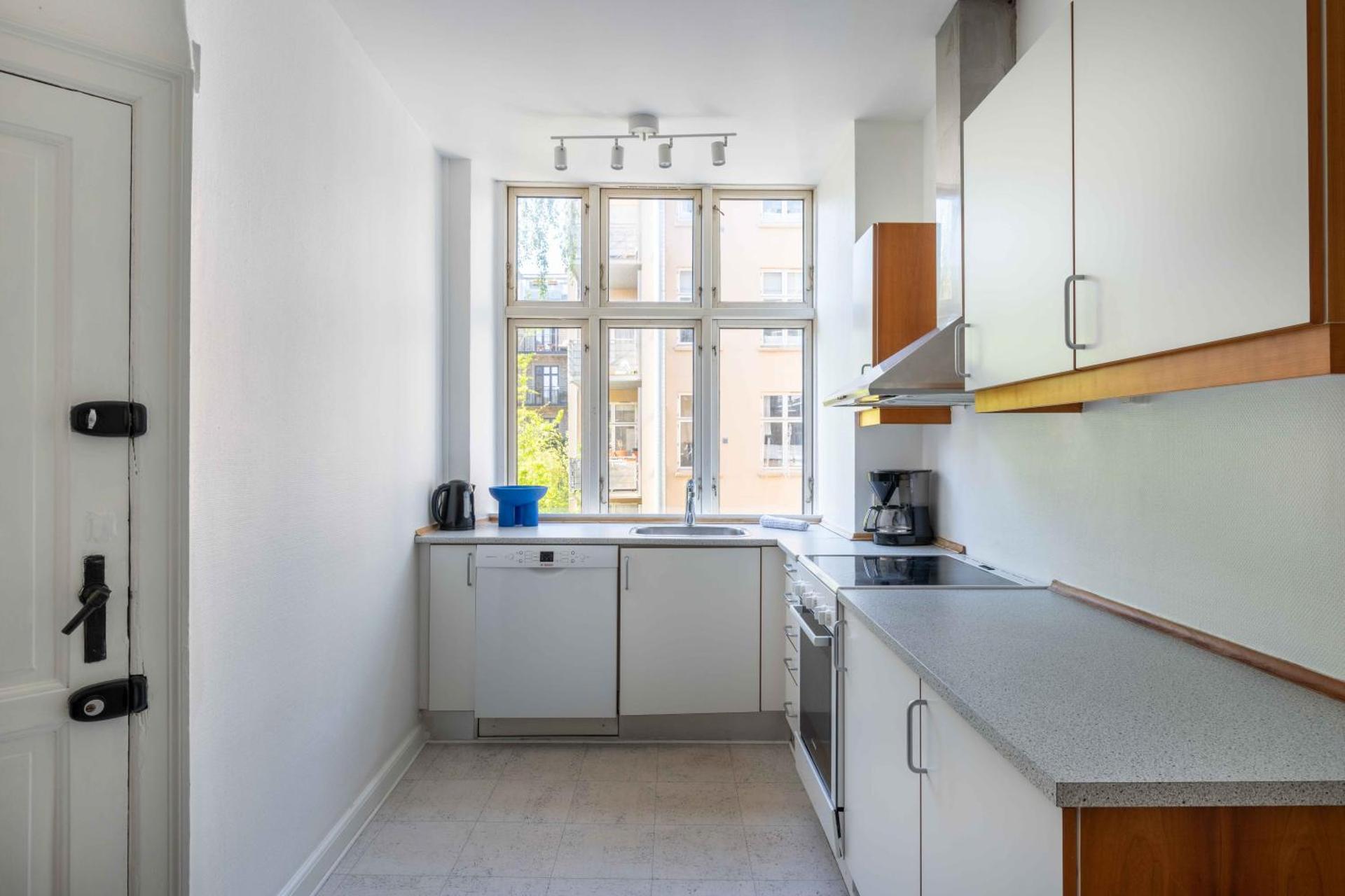 NEW charming apt in City Center