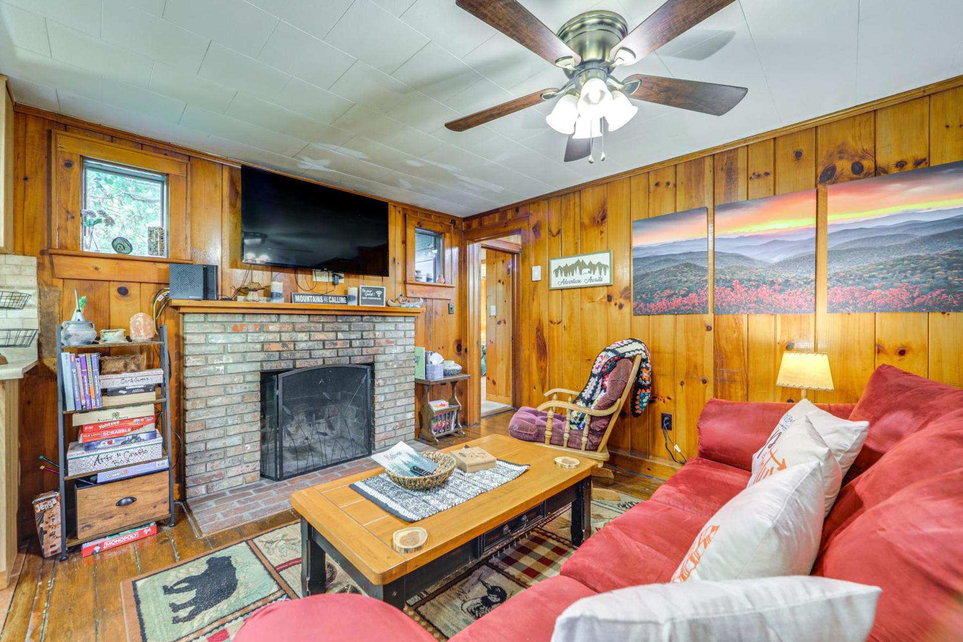 Pet-Friendly Creekside Cabin with Pool Access!