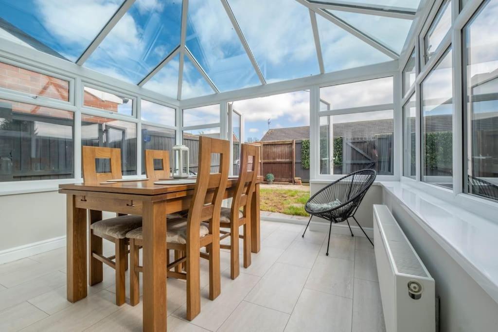 Charming House with Free Parking