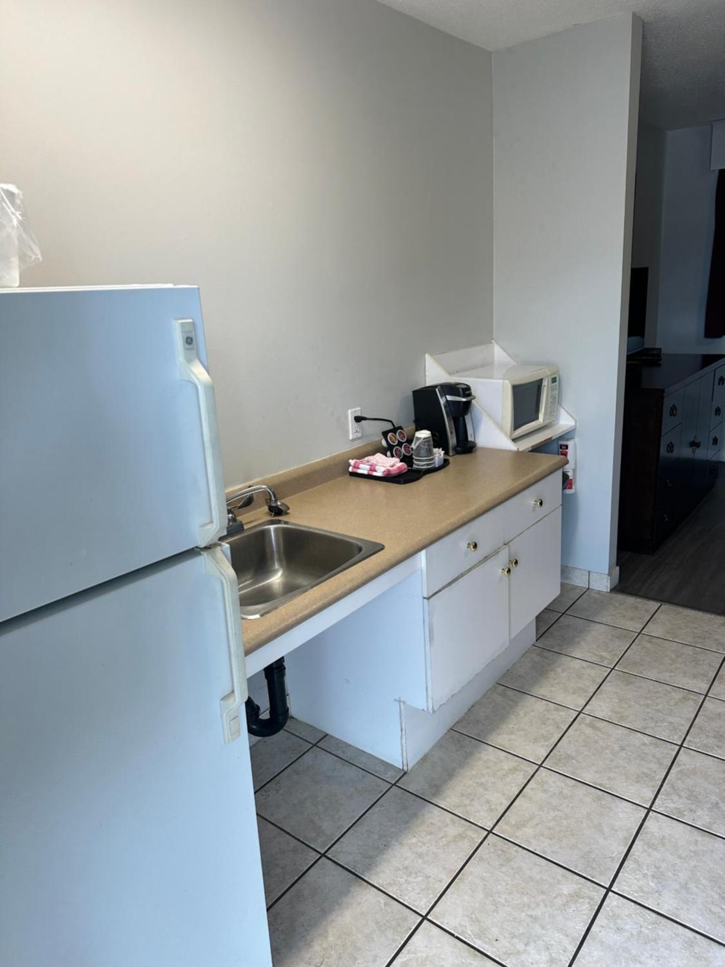 Kitchen or kitchenette