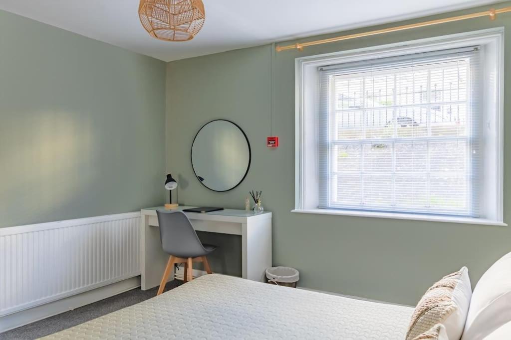 Montpellier Courtyard