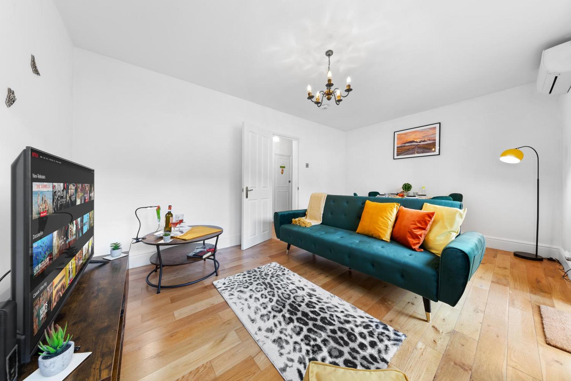 Communal lounge/ TV room