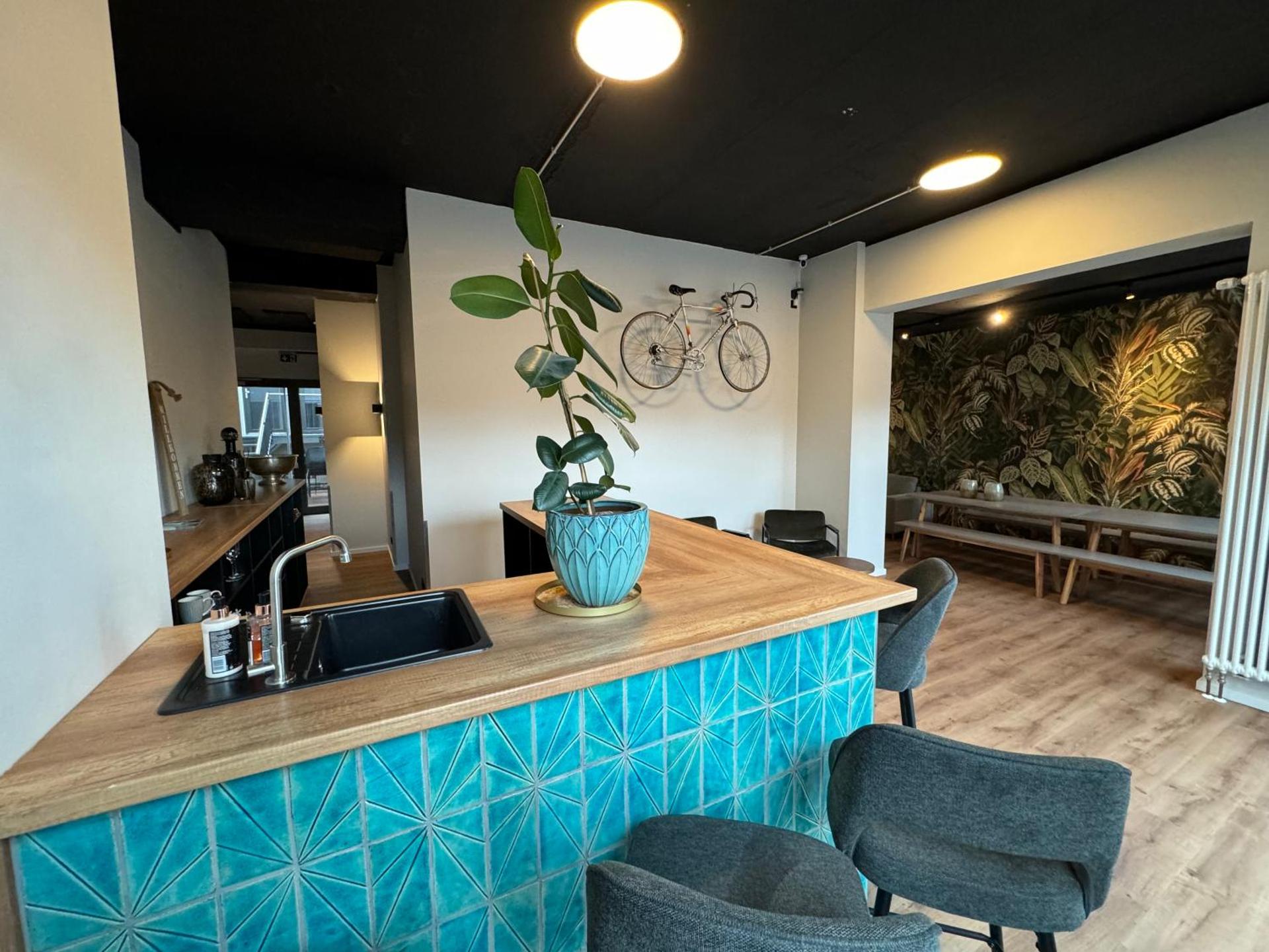 Communal lounge/ TV room