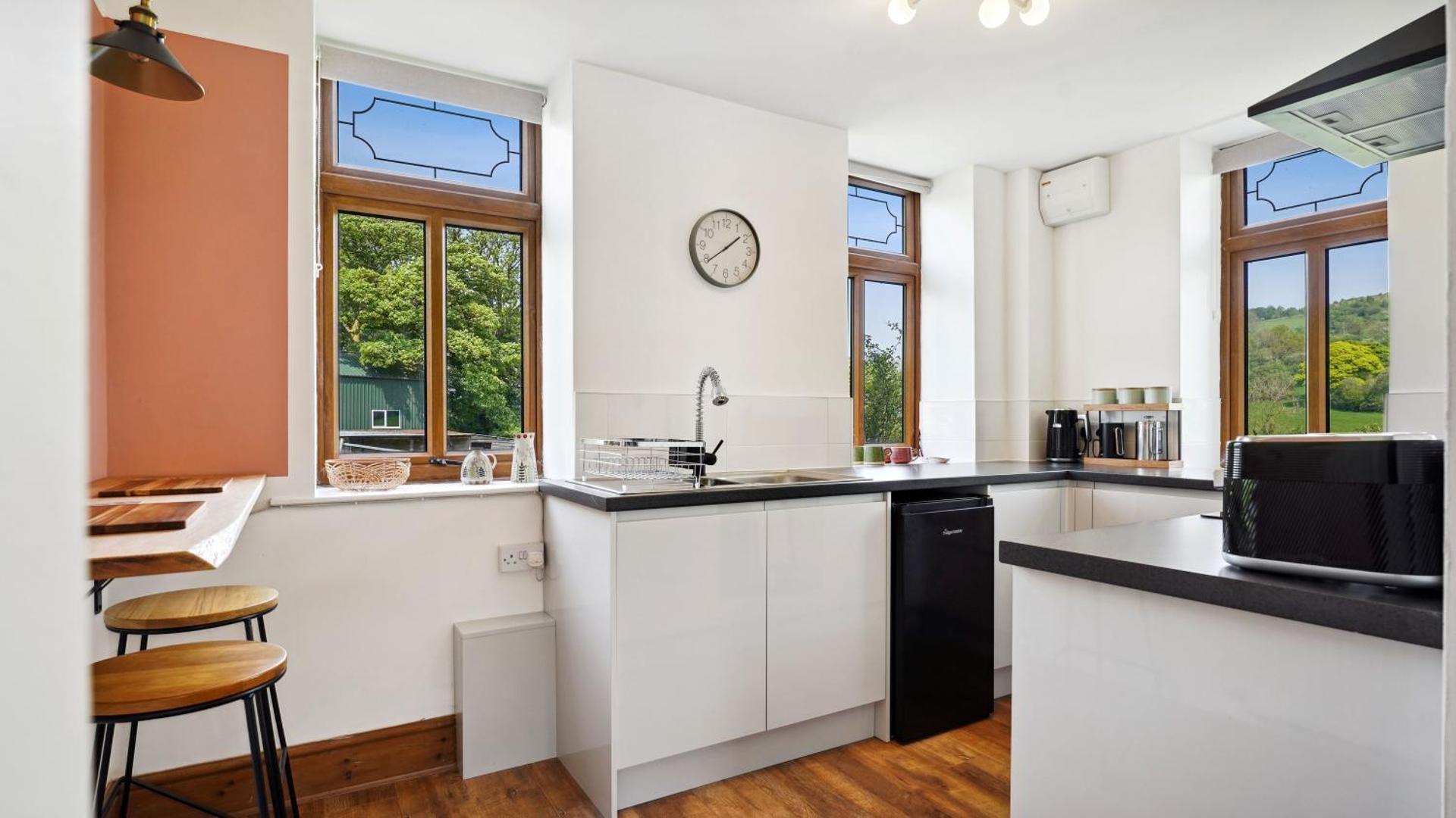 Tranquil countryside cottage for two