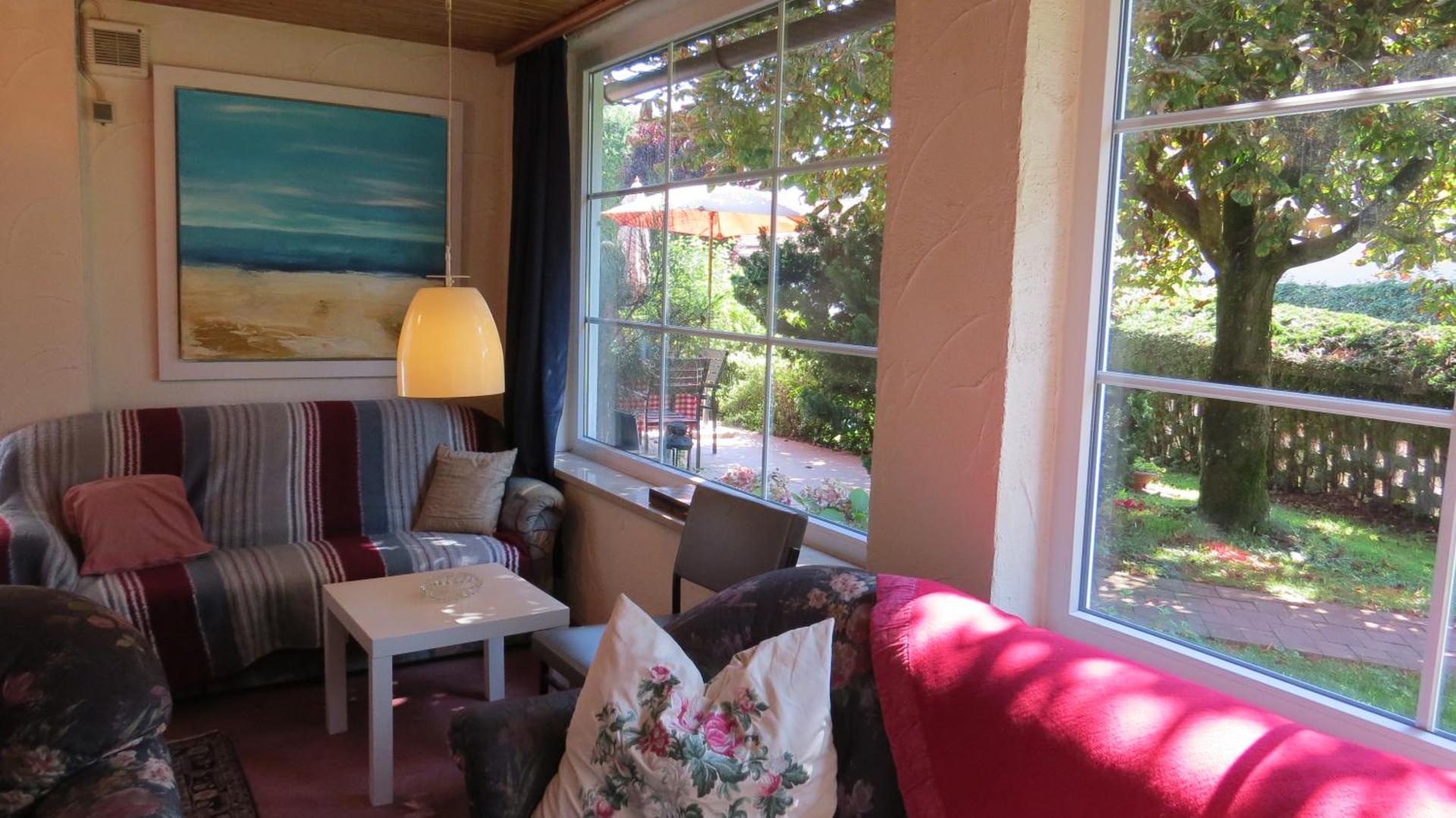 Communal lounge/ TV room