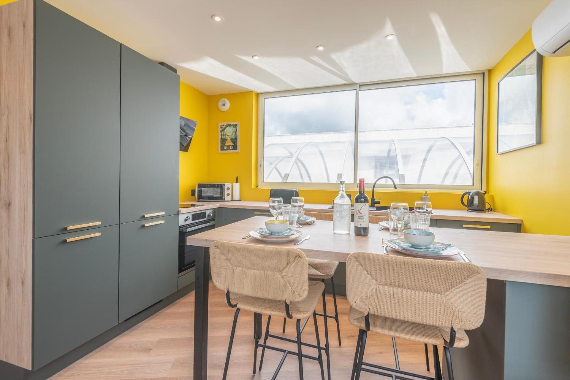 Kitchen or kitchenette