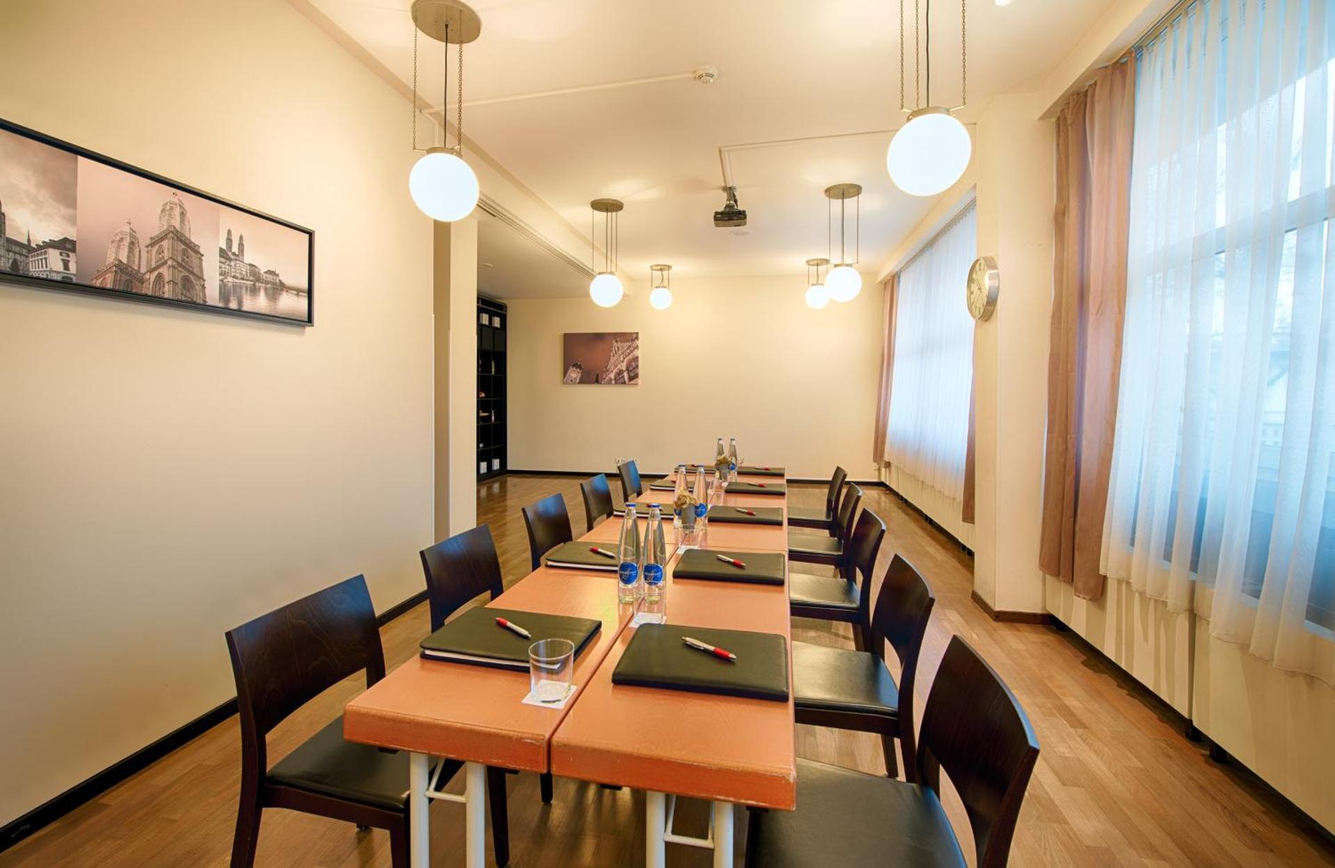 Meeting/conference room