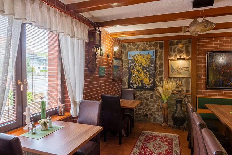 Restaurant/places to eat