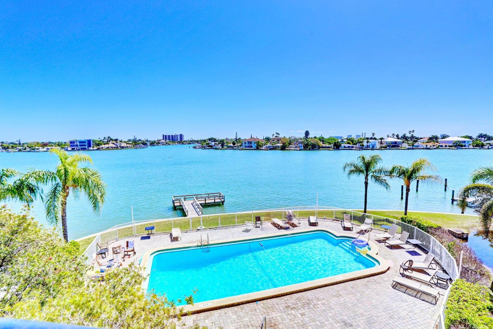 Palms Of Treasure Island #210