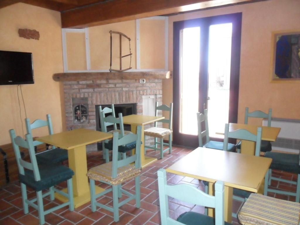 Communal lounge/ TV room