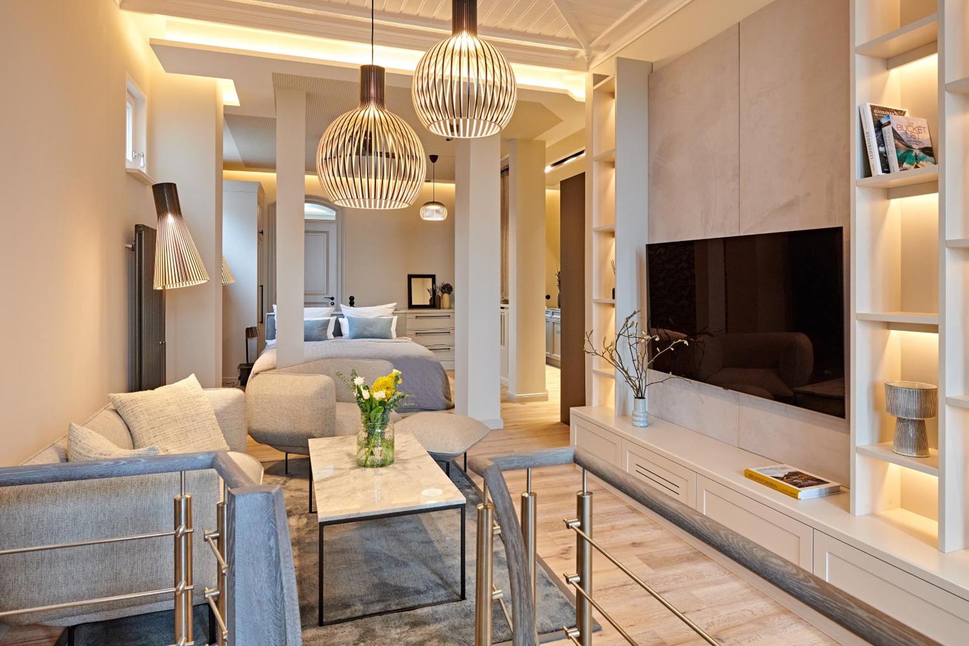 Goldmädchen 93 - Beach Studio