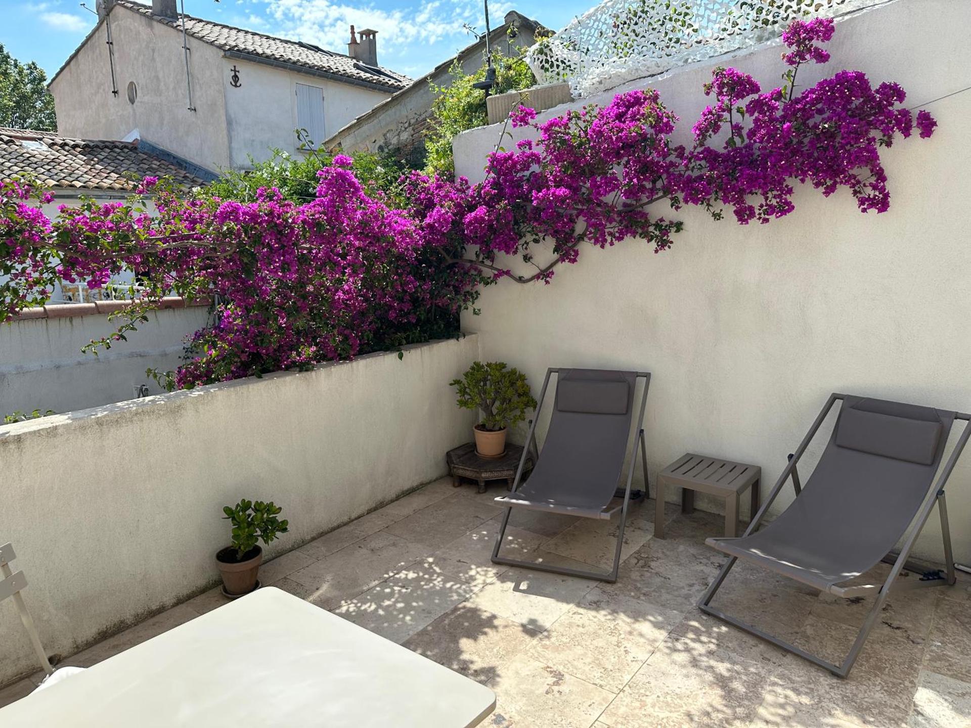 Appartements 3 étoiles terrasse ou patio intra-muros