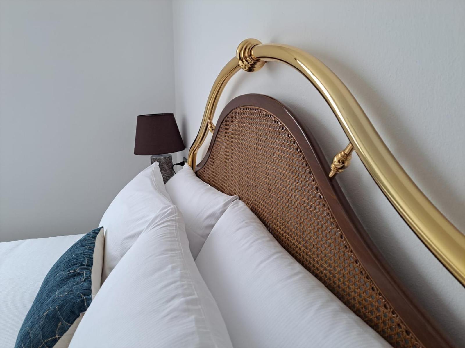 Casa Sofi by Quokka 360 - near Rezzonico Castle