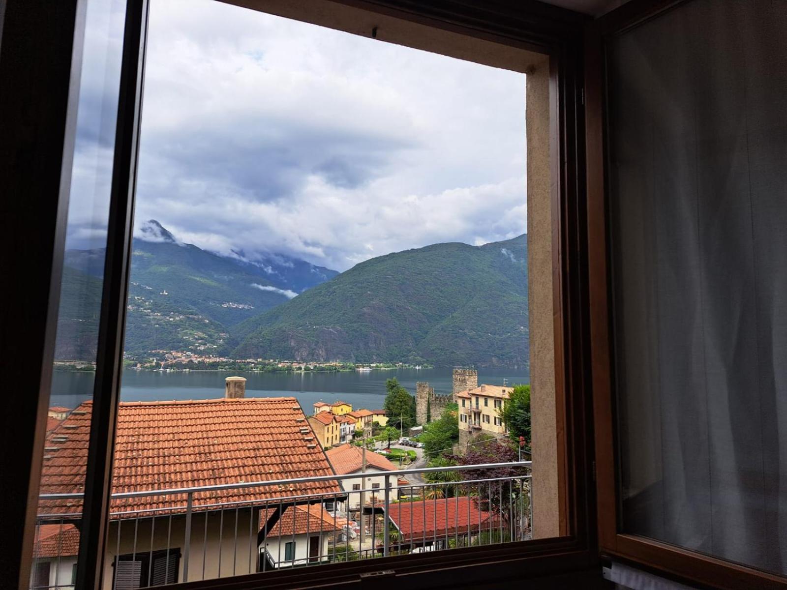 Casa Sofi by Quokka 360 - near Rezzonico Castle