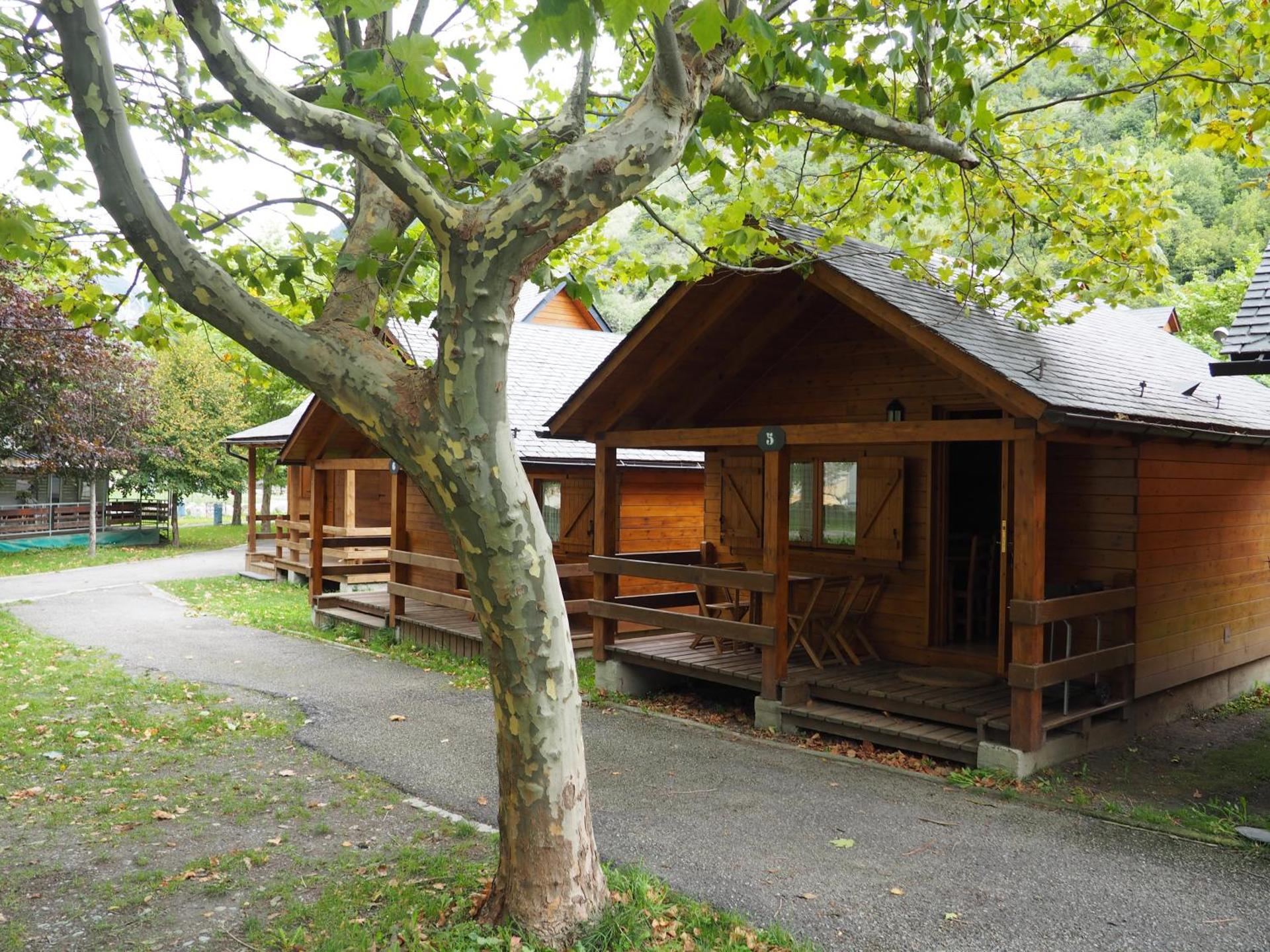 One-Bedroom Bungalow (2 Adults)
