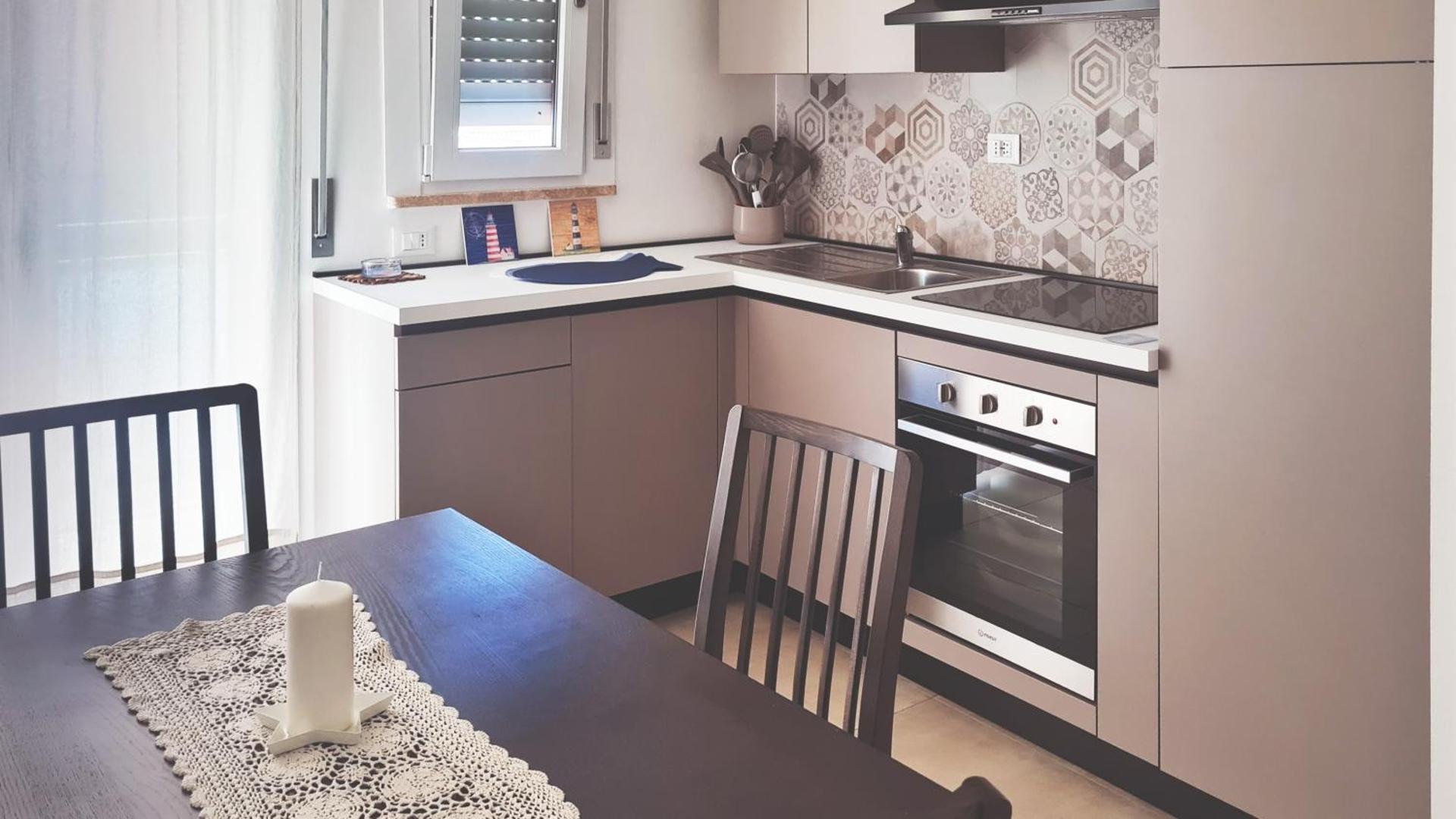 Kitchen or kitchenette